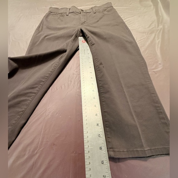 NYDJ Tan/Khaki Knee Length Straight Leg Chinos Classic Capri Size 10 - Picture 5 of 8